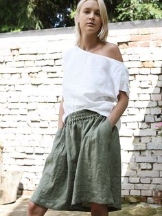 Linen Short Skirt /skirt With Pockets and Elastic Waistband/ 15 Colours - Etsy Short Linen Skirt, Linen Tops, Linen Short, Linen Jacket, Skirt With Pockets, Skirt Skirt, Linen Skirt, Style Expert, Linen Top