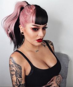 Split Dye Hair Ideas, Dye Hair Ideas, Split Dye Hair, Cabelo Pin Up, Pastel Pink Hair, Dye Hair