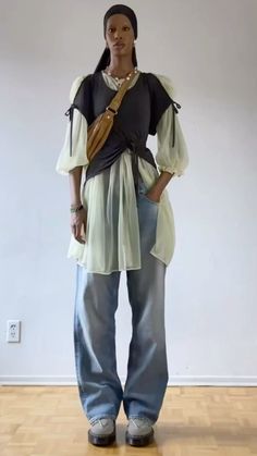 Hodan Yousuf, Japanese Streetwear Women, Layered Fashion, Layering Outfits, Little Outfits, August 17, Mode Inspiration, Modern Fashion