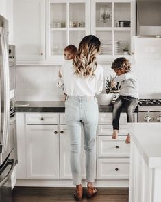 Inspiration Photoshoot, Future Mommy, Stylish Mom, Foto Baby, Cute Family, Jolie Photo, Family Goals