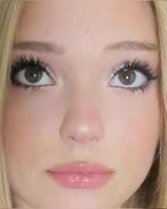 sophie grace Bambi Eye Makeup, Barbie Aesthetic Makeup, Dolly Makeup Aesthetic, Bimbocore Makeup, Bambi Eyes Makeup, Dollcore Makeup, Dolly Eye Makeup, Bambi Eyes