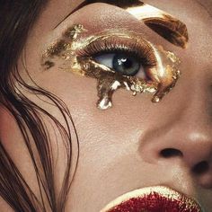 Skin Photoshoot, Photoshoot Theme, I Love Gold, Russian Red, Photographie Portrait Inspiration, Photoshoot Makeup, Gold Makeup, Photoshoot Themes, Drawing Inspo