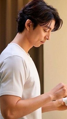 Layered Hair For Guys, Layered Haircuts Men Medium, Gong Yoo Hairstyle, Asian Men Long Hair Hairstyles, Asian Men Hairstyle Medium Long Hair, Haircuts For Long Hair Men, Korean Haircut Men, Asian Men Hairstyles, Mens Haircuts Straight Hair