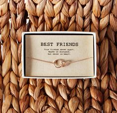 "Best friend Bracelet * BFF Gift * Best Friend Gift Jewelry * Long Distance * Friends Forever * 2 Interlocking Circles Bracelet ◆ LENGTH: 6.5\"+1\" (extended chain) PENDANT SIZE: 17mm * 10mm ◆ Material: Gold / Rose gold / White gold Plating over Brass finding , Brass chain & clasp Jewelry shipped with a gift box. Thank you for visiting! All orders are shipped with a TRACKING NUMBER! Want to see more? please click on http://LaSenada.etsy.com If you have any questions, feel free to ask me!" Bracelet Bff, Best Friend Bracelet, Long Distance Friends, Mother Daughter Jewelry, Interlocking Circle Necklace, Friend Bracelet, Best Friend Necklace, Best Friend Bracelets, Mother Daughter Necklace