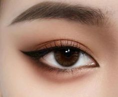 Simple Neutral Eye Makeup, Down Turned Eyeliner, Eyeliner Asian Eyes, Graduation Look Makeup, Korean Eyes, Brown Eye Makeup, Make Up Mata, Eyebrow Trends, Soft Eye Makeup