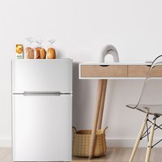 This product has 3 colors for you to choose from, among which are the white model , black model and gray model, which adds a premium feel to the product. This product has a freezer on the top and a refrigerator on the bottom, which can meet your many different needs, and the compact craftsmanship is suitable for different occasions such as dormitories, companies, homes, hotels, and so on. Removable shelves and drawers increase the storage volume of this compact refrigerator. Expect it to add co… Retro Fridge Freezer, Mini Fridge With Freezer, Retro Fridge, Removable Shelves, Compact Refrigerator, Fridge Freezer, Fridge Freezers, Mini Fridge, Blue Grey