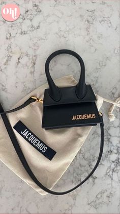 Jacquemus Bag, Luxury Bags Collection, Aesthetic Bags, Girly Bags, Fancy Bags, Luxury Purses, Bags Aesthetic, Pretty Bags, Givency Antigona Bag