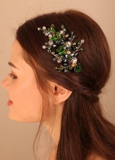 PRICES MAY VARY. ✿Handmade item Pack of 1 hair clip ✿Color :Green and Gold ✿Materials: Crystal,Wire,Rhinestones,Clip ✿Size: 11cm*6cm(4.3in*2.4in) Weight: about 30g ✿A wedding is a memorable moment for every woman. I offer you a wedding headband, the perfect combination of crystals and Beads , will brighten your hair and give your image an unforgettable splendor. This wedding vine sparkles in the sun.  ✿ABOUT THIS ITEM✿  ♬ Very unusual headpiece which you can decorate any hairstyle and it will co Girls Easy Hairstyles, Easy Girls Hairstyles, Bridesmaid Wedding Hair, Girls Party Hairstyles, Emerald Green Hair, Glamorous Wedding Hair, Hairstyles Design, Girls Hairstyles Easy, Braid Inspiration