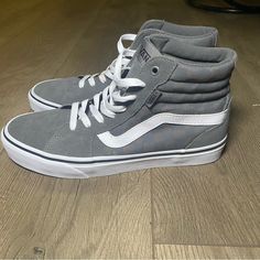 Vans Sk8-Hi Hi Tops Gray Size 9 Brand New Vans High Tops Grey, Platform Vans Grey, Vans Gray, Shoes Vans, Vans Sk8 Hi, Men's Vans, Sk8 Hi, Hi Top, Vans Sk8