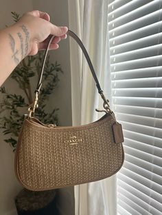 #coachpurse #coach #summerbag Coach Straw Bag, Coach Brown Bag, Coach Bag Brown, Coach Bags Outfits, Coach Bags Aesthetic, Coach Bags Handbags, Coach Aesthetic, Coach Bag Outfit, Dhgate Finds