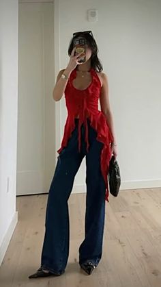 Red Bag And Shoes Outfit, Kitten Heel Shoes Outfits, Jeans And Red Heels Outfit, Red Blue Outfit Aesthetic, Red Dress Heels Outfit, Kitten Heels Outfit Summer, Pointed Heel Outfit, Red Summer Outfit Aesthetic, Slingback Kitten Heels Outfit