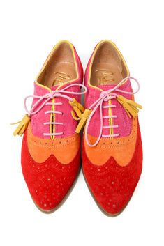 These red, orange and pink pointed toe handmade Oxford shoes, flats are adorable and trend on pair of shoes that you will wear everyday all through the year. With extra soft rubber sole, they are like walking on clouds. This perfect womens pointed toe Oxford shoes will be the chic shoe you reach for again and again. Crafted from Italian suede and embellished with tassels they make perfect fit. Give your look unique signature and wear them with everything. This handmade colorful Oxford flats are Fitted Suede Oxfords With Pointed Toe, Summer Wingtip Oxfords With Brogue Detailing, Spring Gala Oxfords With Leather Sole, Summer Oxfords With Brogue Detailing And Almond Toe, Summer Lace-up Shoes With Brogue Detailing And Flat Heel, Summer Lace-up Shoes With Brogue Detailing, Pink Almond Toe Flats With Rubber Sole, Casual Flat Heel Oxfords For Party, Red Flat Leather Shoes For Spring