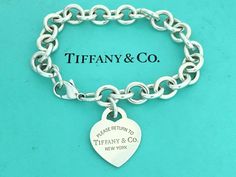 Tiffany Setting Engagement Ring, Tiffany Charm Bracelet, Maxi Pads, Heart Necklace Tiffany, Tiffany Setting, Geometric Bangle, Tiffany And Co Bracelet, Tiffany And Co Jewelry, Tiffany Bracelets