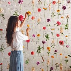 12 Inventive Wedding Décor Ideas from Our Favorite Event Designers on Instagram - Vogue Wedding Backdrop Flowers, Photo Booth Backdrop Wedding, Rustic Wedding Decorations, Boda Mexicana, Wedding Decor Inspiration, Floral Backdrop, Hanging Flowers, Photo Booth Backdrop, Deco Floral