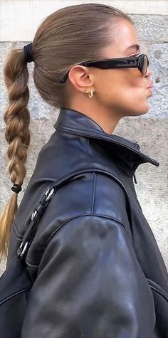 Messy French Braids, Hairstyles For All Hair Types, French Braid Hairstyles, Beach Hairstyles Medium, Pool Hairstyles, Hair Stylies, Haircuts For Medium Hair, Undercut Hairstyles, Sleek Hairstyles