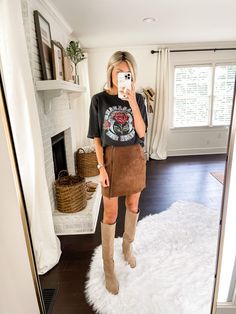 Outfits With Graphic Tees, Tee And Skirt Outfit, Graphic Tee And Skirt, Fall Outfits Minimalist, Minimalist Fall Outfit, Country Fall Outfits, Orange Puffer Jacket, Lady Decluttered