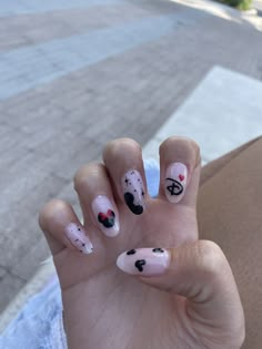 Disney Cute Nails, Disney Paris Nails, Disney Nails Minnie Mouse, Minnie Mouse Inspired Nails, Disneyland Paris Nails, Mickey Mouse Nails Acrylic, Minnie Mouse Nails Acrylic, Mickey Mouse Acrylic Nails, Paris Nails Designs