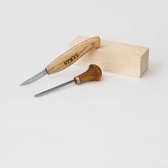 wood carving for beginners Wood Turning Chisels, Spoon Carving Tools, Wood Carving Set, Carving Knife Set, Woodworking Chisels, Chip Carving, Leather Roll, Wood Carving Tools, Turning Tools