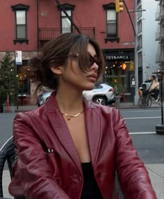 Maggie Lindemann, Taylor Momsen, Looks Party, Leather Jacket Outfits, Cooler Look, Mode Inspo, Red Outfit, 가을 패션, Leather Blazer