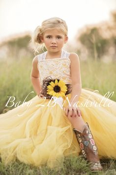 Yellow Sunflower Dress Yellow Dress Lace Dress Tulle dress Yellow Flower Girl Dresses, Tutu En Tulle, Toddler Birthday Dress, Sunflower Themed Wedding, Sunflower Dress, Boda Mexicana, Dress Tulle, Yellow Wedding, Sunflower Wedding