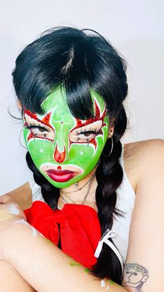 luchador mask inspired makeup IG: britlariosss Halloween Makeup Illusion, Dripping Gold Makeup, Fun Creative Makeup Looks, Unique Face Painting Ideas, Face Paint Costume Ideas, Mask Costume Ideas, Patrick Star Makeup, Colored Mascara Looks, Wrestling Makeup