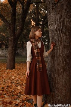 MTO Diana Dress in Walnut Linen - Etsy Autumn Fits With Skirt, Cottagecore Autumn Outfit, Autumnal Outfits, Capsule Fashion, 40s Mode, 1950s Inspired Dress, Cottagecore Autumn, Diana Dress, Stile Blair Waldorf