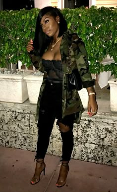 Pinterest: @ prettiiegorgeous ♥ Winter Date Night Outfits, Date Night Outfit Summer, Camouflage Jacket, Thrifted Outfits, Outfit Casual, Night Outfits, Girls Night Out, Birthday Outfit