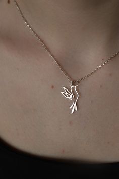 This cute 925 sterling silver necklace is a must for every woman. Can be worn alone, or layered with other necklaces for a trendier look. This silver animal necklace comes in a beautiful box, gift-ready!  ❤️ It would be an amazing gift for Anniversary, Birthdays, Christmas, Mother's Day, Women's Day. FEATURES - Material: High Quality Solid 925 Sterling Silver - Pendant height: 2.4 cm - Pendant width: 1.8 cm - Color Options: Silver, Yellow Gold, Rose Gold - Chain length 16 inches, 18 inches or 20 inches ❤️Production Techniques: Handmade and Laser Cutting (for High Quality) PACKING ❤️ All products are ready to be sent to you in stylish gift boxes. Also, there is no need for gift wrapping. SHIPPING AND RETURN - Production is made according to the order and delivered to the cargo next day. - S Animal Necklace, Bridal Gold Jewellery Designs, Bird Necklace, Bird Pendant, Bird Charm, Rose Gold Chain, Bird Jewelry, Pet Necklace, Bridal Gold Jewellery