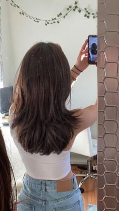 Medium Short Hair Long Layers, Long And Short Layers On Long Hair, Medium Haircuts For Thick Coarse Hair, Mid Length Haircut With Layers Straight, Haircuts Straight Hair Layered, Haircut For Dry Hair, Long Layer Straight Hair, Very Layered Hair Medium Straight, Hair With Shorter Front Pieces