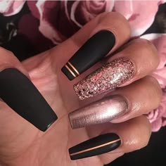 Holiday 2023 Nails, Nye Nails Gel, Black And Rose Gold Nail Designs, Rose Gold And Black Nails, Black And Rose Gold Nails, Black Acrylic Nails, Summer Acrylic Nails