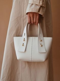 Elegant Women Style, Mini Frame, Shopping Tote Bags, Leather Bag Design, Small Leather Bag, Structured Bag, Genuine Leather Handbags, Crocodile Leather, Givency Antigona Bag