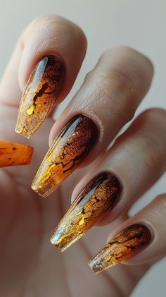 Gold Nail Designs Yellow Gold Nails, Gold Nail Inspiration, Copper Nails Designs, Latest Nail Designs, Nail Decor, Gold Nail Designs, Stunning Nail Designs, Ombre Nails Glitter