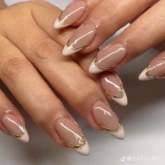 French Nails With Gold Accent, French Tip With Gold Line, French Nails With Gold, Gold French Tip Nails, Gold Tip Nails, Gold French Tip, Nails With Gold, Black French Tips, French Tip Nail Designs