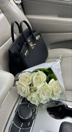 Rich Girl Aesthetic, Rich Lifestyle, Luxury Lifestyle Dreams, Luxury Aesthetic, Classy Aesthetic, Future Lifestyle, Bags Aesthetic, Rich Life, Best Amazon