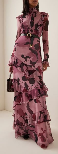 Coktail Dress, Floral Dress Outfits, Chic Evening Dress, Cutout Gown, Tight Fitted Dresses, Silk Gown, Hijab Fashion Inspiration, Runway Show, Clothes Collection