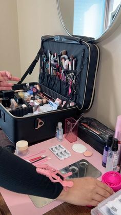 My kind of get ready with me — setting up my Makeup Station with Hozier’s new song. The wedding venue has an amazing bridal suite. It’s going to be a good wedding season. Getting your station set up before anyone sits in your chair is important for efficiency and cleanliness. You don’t want to be digging around in your bags and kit for a single disposable. #makeupartiststation #getreadywithme #makeupartist Makeup Artist Station Set Up, Make Up Artist Station, Makeup Video Setup, Mua Set Up, Mua Suite, Beauty Studio Aesthetic, Makeup Artist Set Up, Makeup Set Up