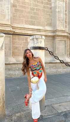 Italy Ootd Summer, Classy Warm Weather Outfits, Summer Spain Outfit Ideas, Brunch Looks Summer, Colombia Summer Outfits, Madrid Spain Summer Outfits, Europe Summer Fashion Street Styles, Mis Sized Outfits Summer, Medellin Colombia Outfits Women