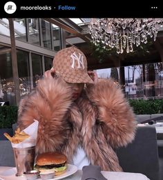 Gucci Hat Outfit Women, Gucci Hat Outfit, Feathers Outfit, Auntie Aesthetic, Hat Outfit Women, Most Hated, Streetwear Chic, Luxury Lifestyle Fashion, Hat Outfit