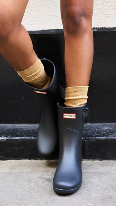 Fabric: RubberBuckle closuresRubber soleLinedImported, ChinaThis item cannot be gift-boxedStyle #HUNTS20580A classic pair of resilient Hunter Boots rain boots in matte black rubber, accented with a signature logo patch and a buckle strap at the shaft. Short Hunter Rain Boots Outfit, Hunter Chelsea Boots Outfit, Short Hunter Boots Outfit, Hunter Boot Outfit, Short Rain Boots Outfit, Hunter Rain Boots Outfit, Chelsea Boot Outfits Women, Hunter Rain Boots Short, Hunter Chelsea Boots