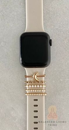 Aesthetic Apple Watch Bands, Apple Watch Bands Aesthetic, Apple Watch Charm, Cute Apple Watch Bands, Apple Watch Bracelet, Apple Watch Bands Fashion, Apple Watch Fashion, Unique Watches, Apple Watch Bracelets