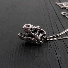 Tyrannosaurus Rex Skull, Quirky Outfits, T Rex Skull, Dinosaur Jewelry, Silversmithing Jewelry, Dnd Items, Edgy Jewelry, Skull Pendant Necklace, Dope Jewelry