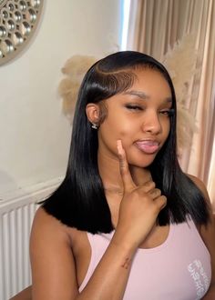 @loveuponyourz Middle Part Bob Sew In, Full Sew In Bob, Sew In Hairstyles For Black Women, Bob Frontal Wig, Senior Hairstyles, Weave Hairstyles For Black Women, Bob Sew In, Frontal Wig Hairstyles, Quick Natural Hair Styles