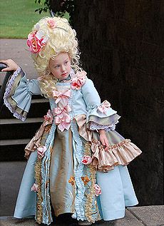 Child's Queen of France Costume Marie Antoinette Costume, Queen Of France, Costume Carnaval, Rococo Fashion, 18th Century Fashion, Historical Costume, Historical Dresses