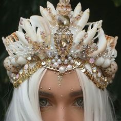 I told mum I want white hair.. So she bought me a wig  this crown is made out of hundreds of little glass beads  #glassbeads #goldglitter #goldcrown #whitehair #seashells #burningman #tiara #art #handcrafted #handmade #princesscrown #mermaid #details #festivalaccessories #bohovibes #gypsys #love by chelseasflowercrowns Mermaid Crowns, Shell Crowns, Seashell Crown, Summer Magic, Mermaid Crown, Fest Outfits, Mermaid Life, Toy Art, Mermaid Tails