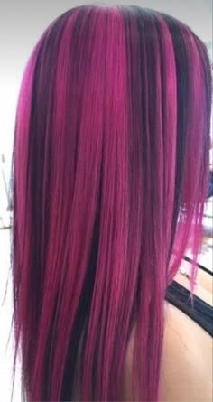 Bright Pink Hair, Pink And Black Hair, Skunk Hair, Hair Color Streaks, Hair Streaks, Dyed Hair Inspiration, Hair Dye Ideas, Pretty Hair Color, Hair Stylies