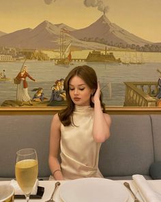 Soft Feminine Style, Classy Fits, German Fashion, Beige Outfit, Paris Outfits, Birthday Dinner, Old Money Style, October 19