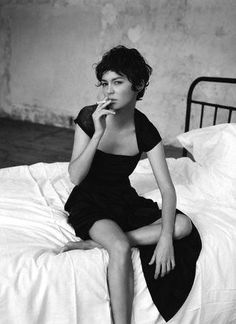 imgur: the simple image sharer Pixie Cut Wavy Hair, Dark Pixie Cut, Audrey Tautou, French Actress, Short Haircut, Short Curly Hair, Great Hair, Pixie Haircut