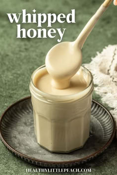 a jar of whipped cream color honey with a spoon taking a big scoop Honey Pancakes, Whipped Honey, Honey Coffee, Healthy Honey, Honey Sauce, Creamed Honey, Spread Recipes, Honey Recipes, Gluten Free Treats