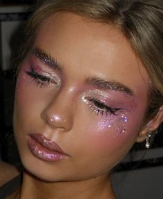 Makeup Date Night, Gem Makeup, Sparkle Makeup, Funky Makeup, Concert Makeup, Sparkly Makeup, Date Night Makeup, Rave Makeup, Smink Inspiration