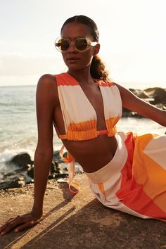 Tropical Outfit, Tropical Fashion, Orange Outfit, Blouse Designs Latest, African Design Dresses, Festival Looks, Fashion Seasons, Upcycle Clothes, Beach Dress